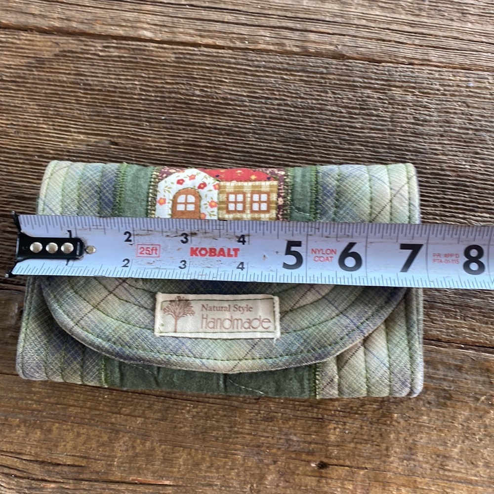 Handmade quilted cottagecore accordion wallet. Soft shabby chic boho cabincore - Picture 5 of 9